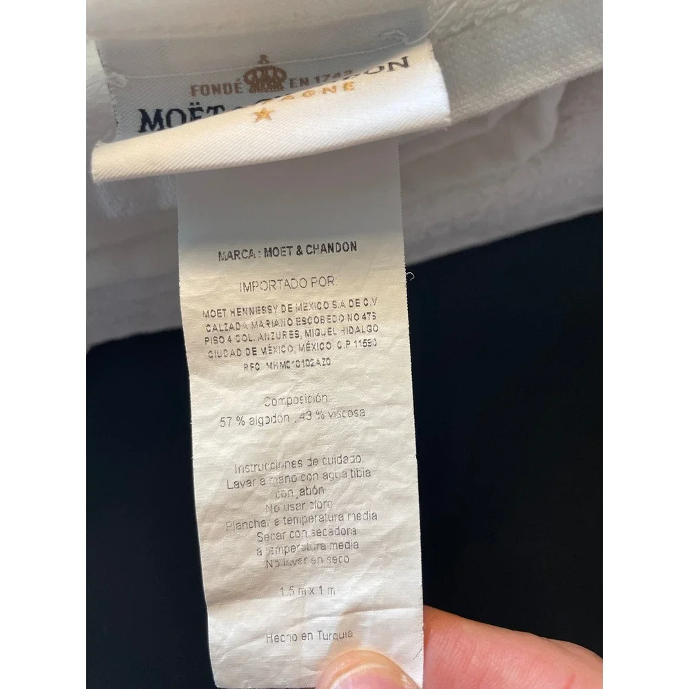 Moët & Chandon Beach Towel Unisex OS White Excellent Ice Imperial Logo Dust Bag